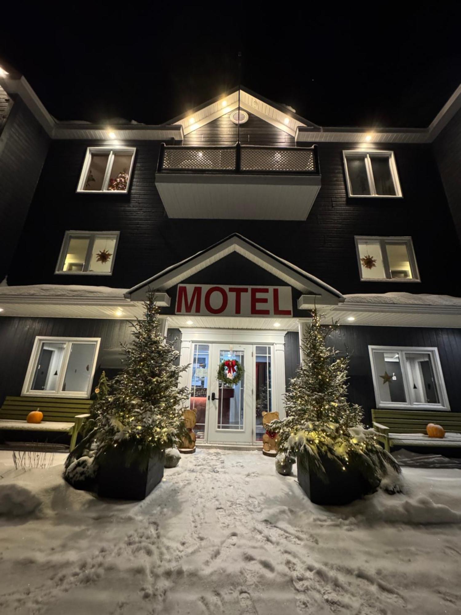 Hotel Horizon 777 à Saint-Siméon Extérieur photo